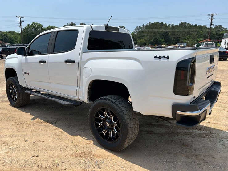 2019-gmc-canyon-image-2