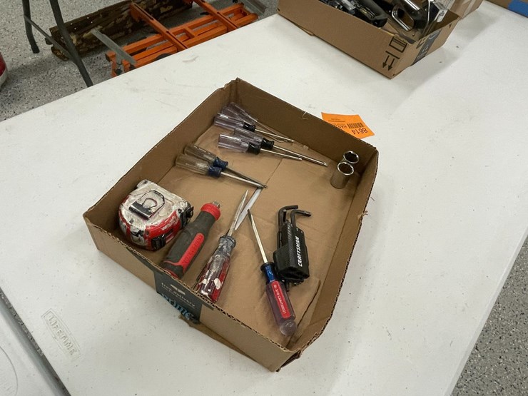 #8614-•-assortment-of-shop-tools-image-5