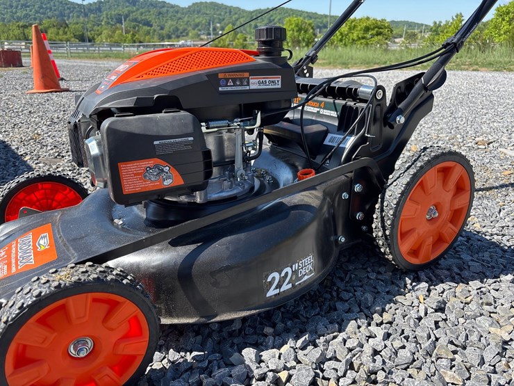 #552-•-22-inch-steel-deck-six-speed-3-1-yard-max-push-mower-image-7