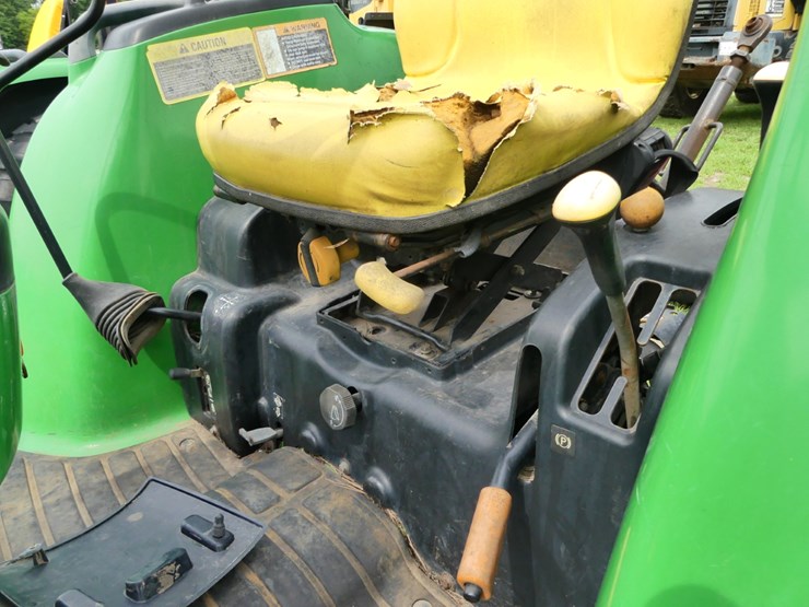 john-deere-4120-image-12