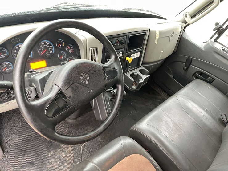 2015-international-durastar-4300-image-11