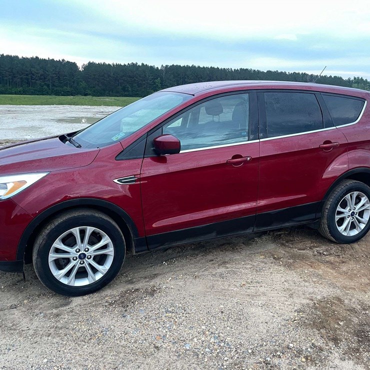 2017 FORD ESCAPE SE