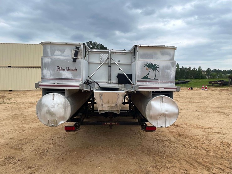 2003-palm-beach-24’-pontoon-boat-with-tandem-axle-trailer-image-6