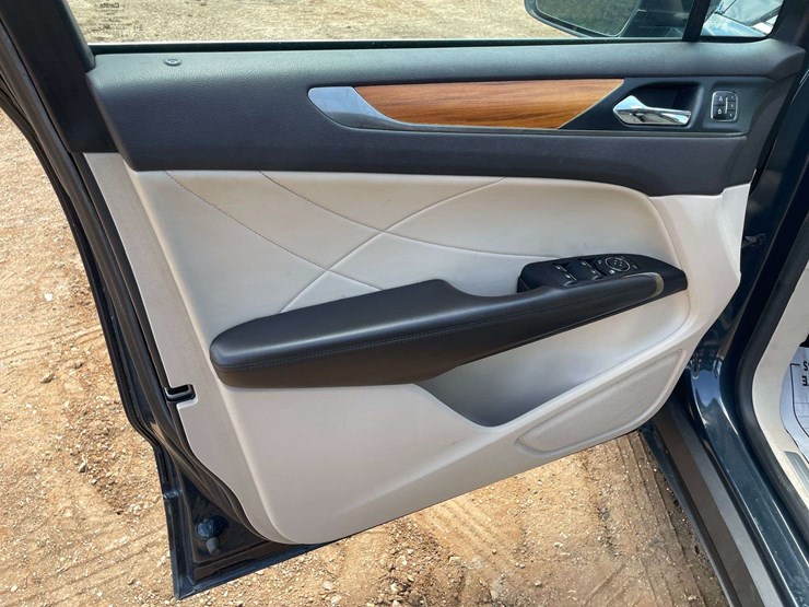 2019-lincoln-mkc-4-door-mpv-(105,085-miles)-image-9