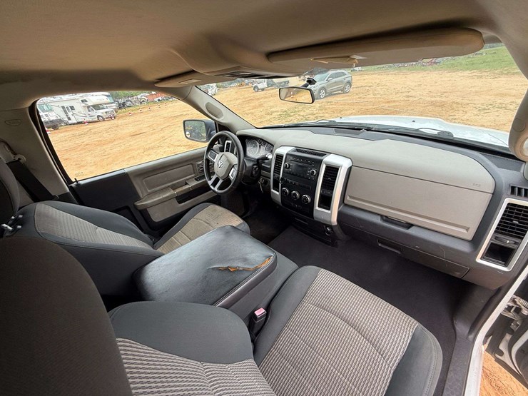 2011-dodge-ram-1500-image-19