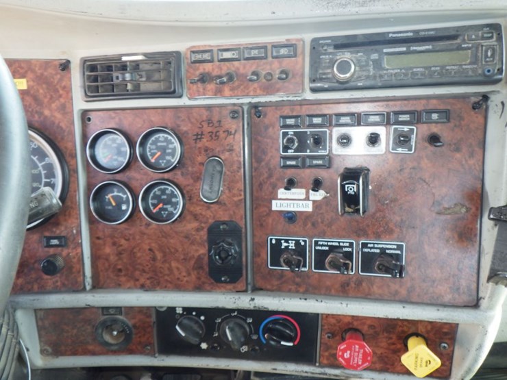 2006-kenworth-w900l-image-17