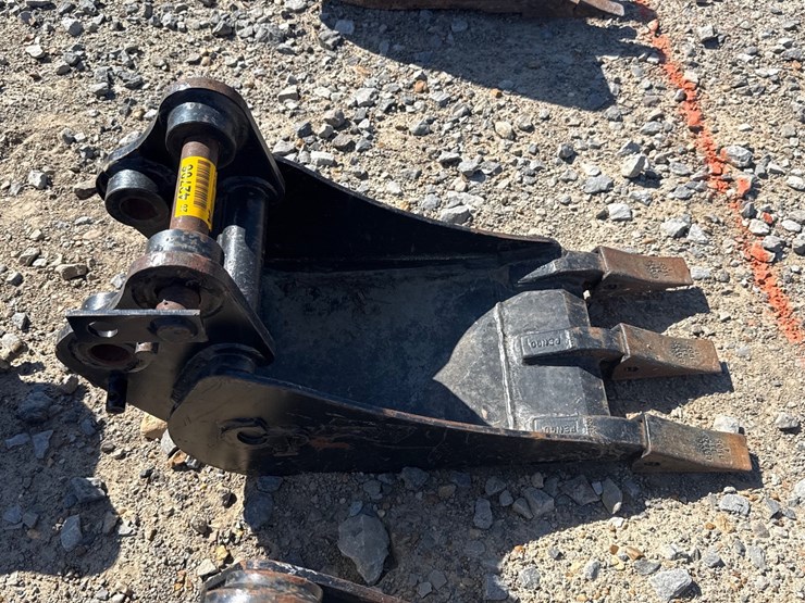 #42706-•-12"-mini-excavator-bucket-w/teeth-inv#-42706-image-8
