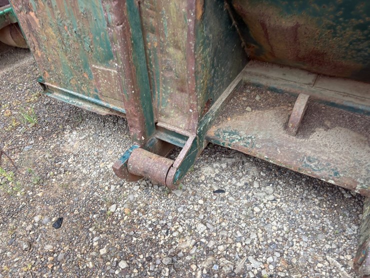 #23997-•-mcclain-~25'6"x~7'8"-roll-off-dumpster-image-11