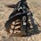 #558-•-john-deere-rr72-–-6’-skid-steer-hydraulic-grapple-image-6
