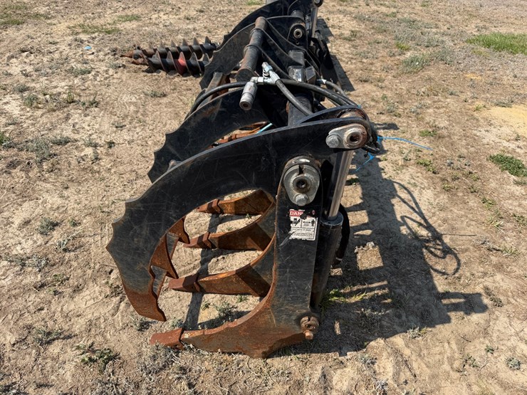 #558-•-john-deere-rr72-–-6’-skid-steer-hydraulic-grapple-image-6