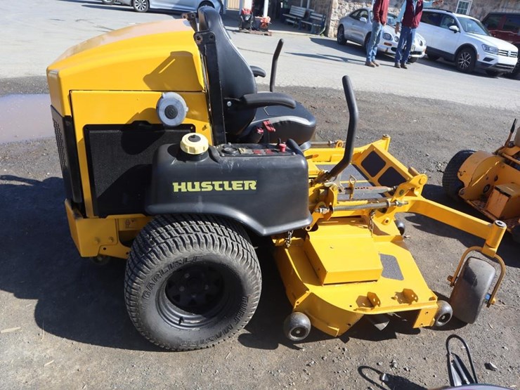 hustler-zt-zero-turn-mower-image-9