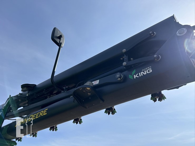 2020-john-deere-r4045-image-15