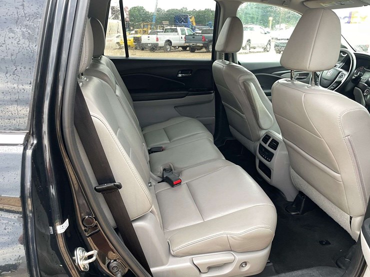 2016-honda-pilot-image-16