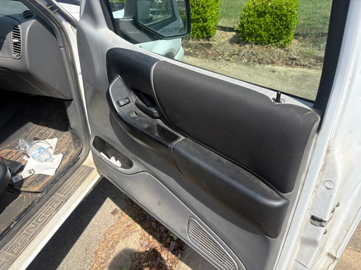 2010-ford-ranger-image-23