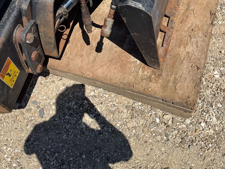 7'-grouse-heavy-duty-6-way-dozer-blade-image-7