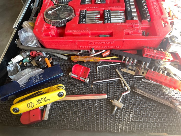 #1820-•-assorted-sockets,-nut-drivers-and-more-image-4