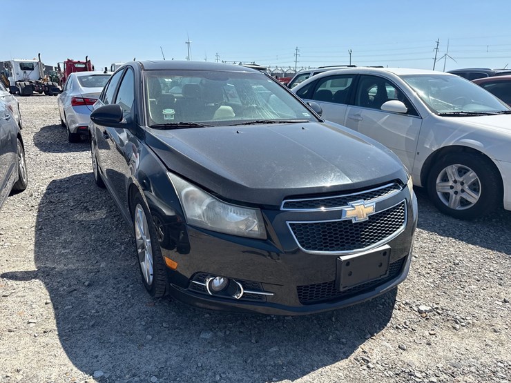#41896-•-2011-chevrolet-cruze-sedan-1g1ph5s98b7255580-inv#-41896-image-2