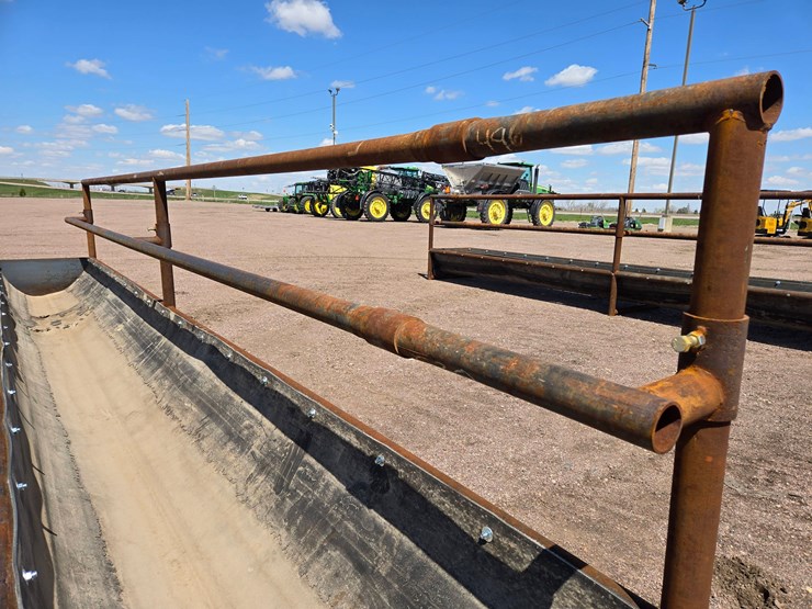 portable-fence-line-feed-bunk-image-7