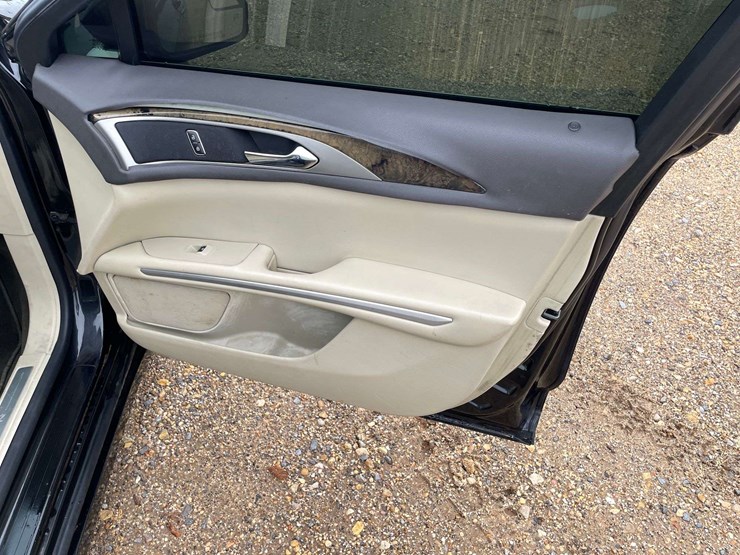 2013-lincoln-mkz-4-door-sedan-(69,668-miles)-image-17