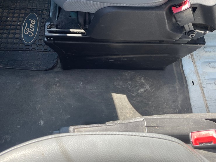 2016-ford-transit-image-38