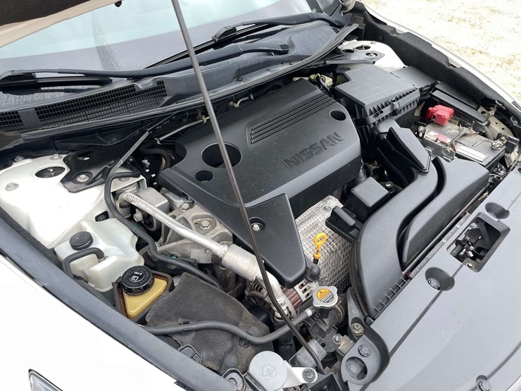 2016-nissan-altima-sl-4-door-sedan-(159,573-miles)-image-8