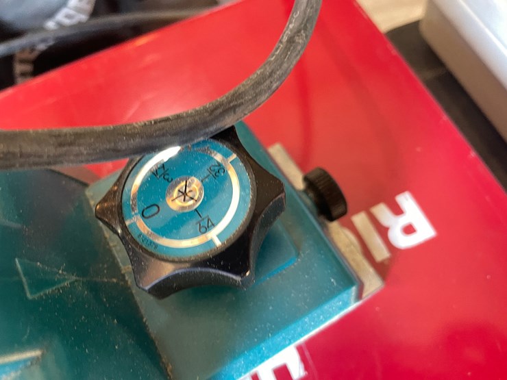 #1833-•-makita-power-planer-image-6