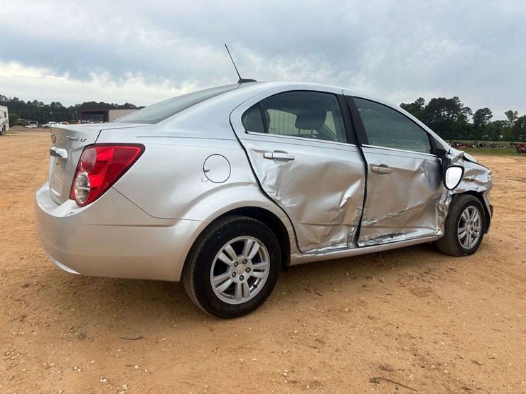 2015-chevrolet-sonic-lt-4-door-suv-(93,212-miles)-image-3
