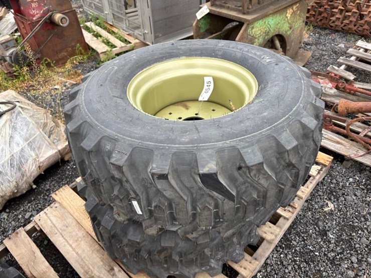 tiron-350/70-17.5-skis-steer-tires-image-2