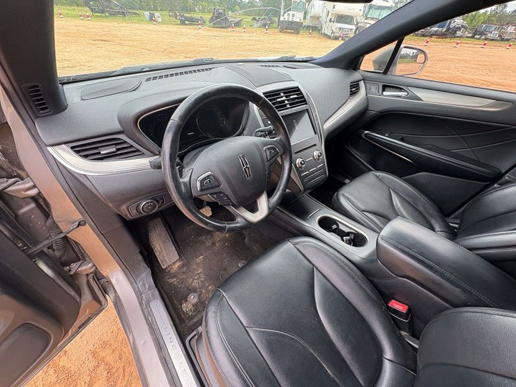 2016-lincoln-mkc-premier-4-door-suv-(128,646-miles)-image-13