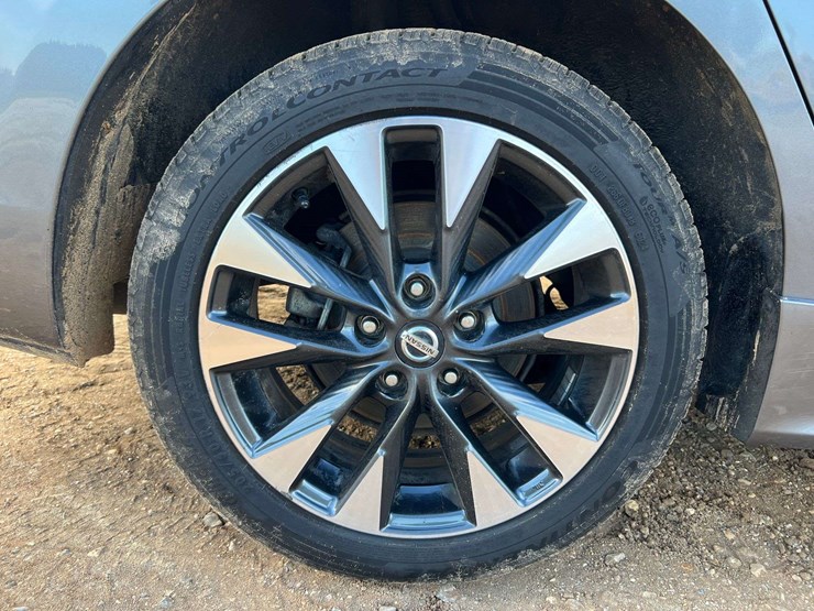 2019-nissan-sentra-sr-image-14