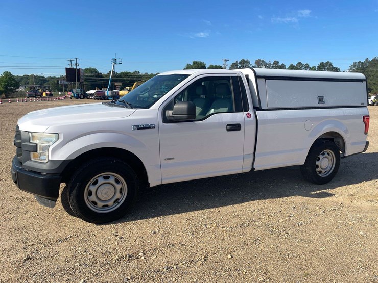 2016-ford-f150-xl-image-1