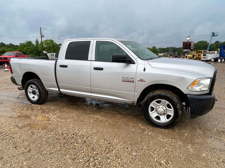 2016-dodge-ram-2500-image-4