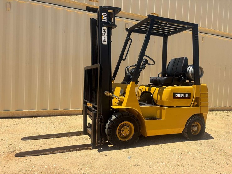 caterpillar-gp15-image-1