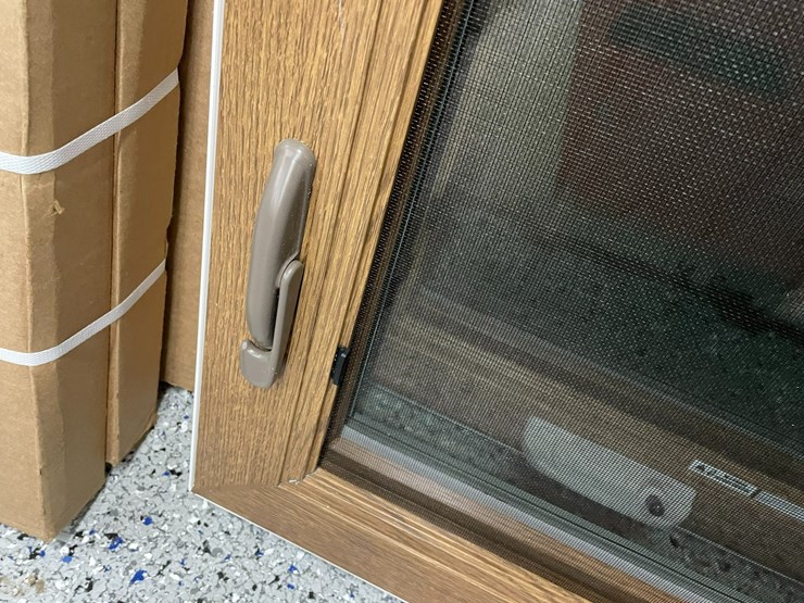 #8555-•-(2)-casement-windows-image-6