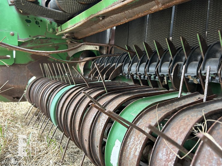2002-john-deere-567-image-13