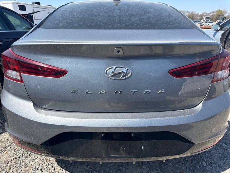 #42717-•-2019-hyundai-elantra-sedan-kmhd84lf4ku743043-inv#-42717-image-5