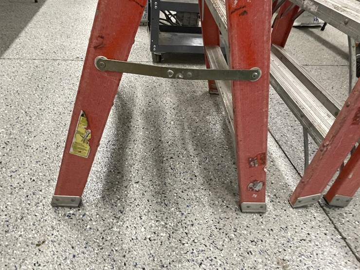 #8602-•-(2)-werner-step-ladders-image-13