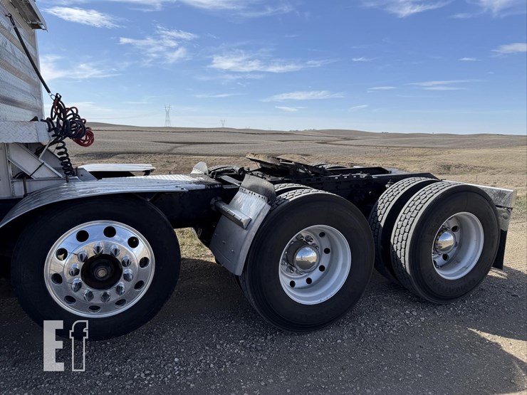 2001-kenworth-w900-image-6