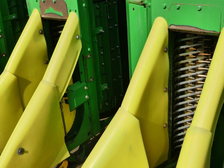 2020-john-deere-cp690-image-14