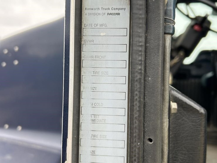 1999-kenworth-t600-image-11