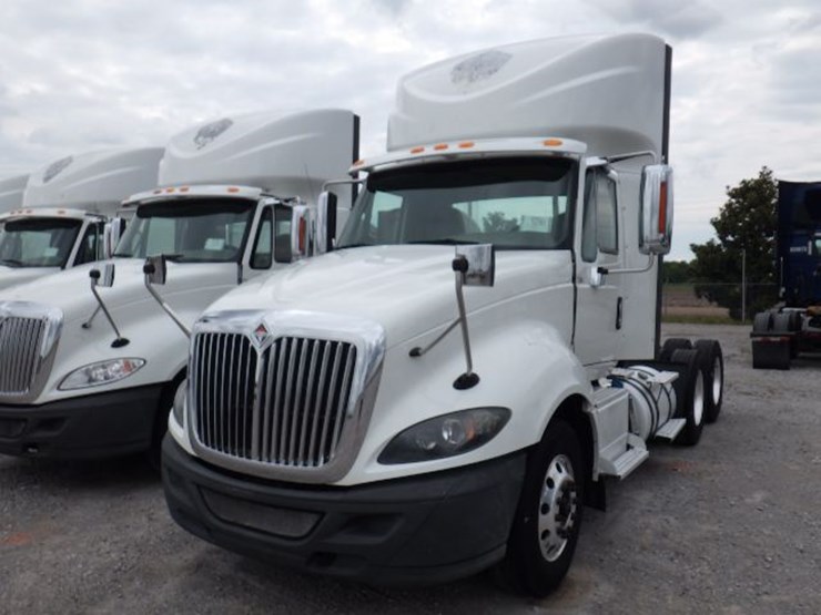 2017-international-prostar-image-1