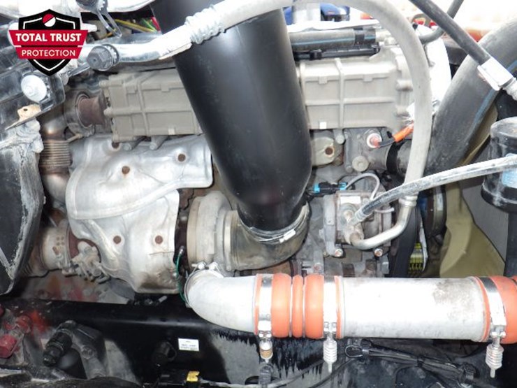 2019-freightliner-cascadia-126-image-25