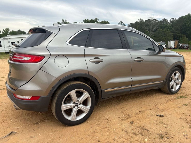 2016-lincoln-mkc-premier-4-door-suv-(128,646-miles)-image-3