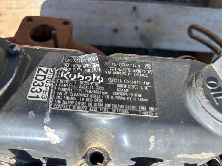 kubota-d1305-3-cylinder-diesel-engine-image-4