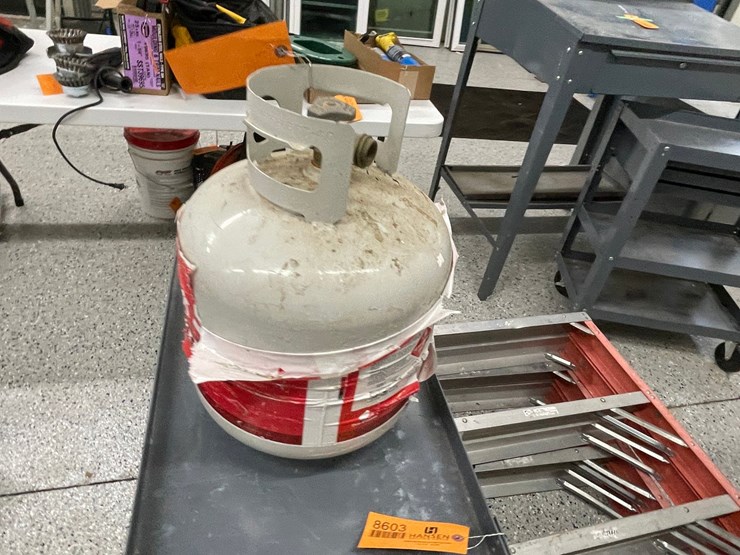 #8605-•-propane-tank-image-2