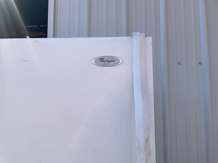 #1884-•-whirlpool-refrigerator-freezer-image-4