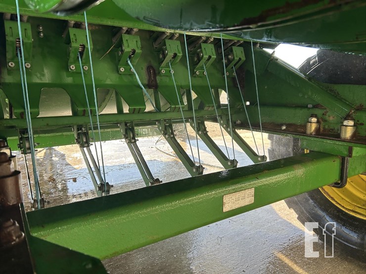 2016-john-deere-l340-image-15