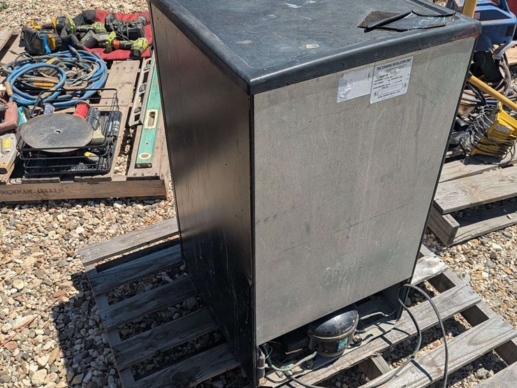 used-mini-fridge-image-2