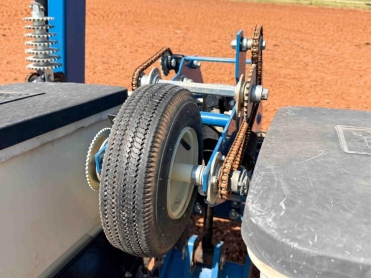 kinze-3200-image-17
