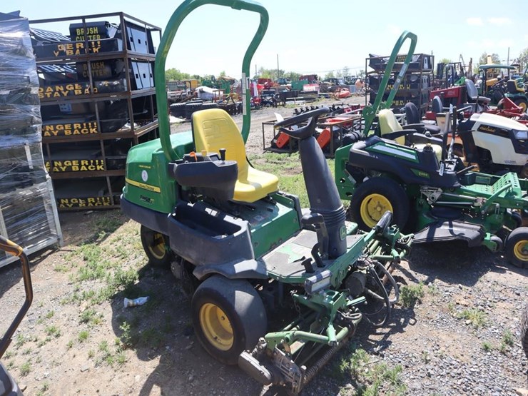john-deere-2500e-image-1